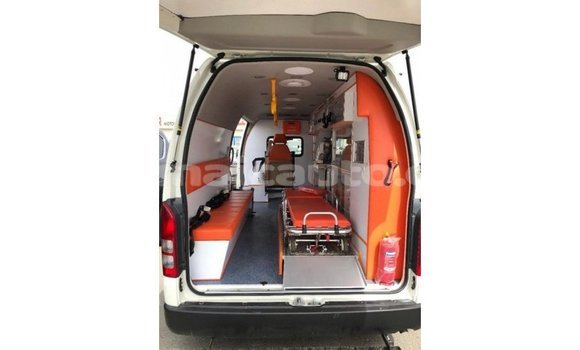 Buy Import Toyota Hiace White Car in Import - Dubai in Clarendon Buy Import Toyota Hiace White Car in Import - Dubai in Clarendon