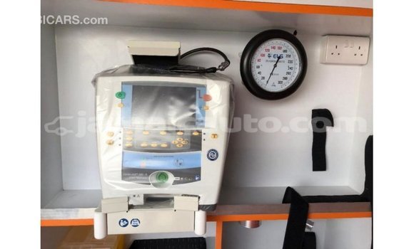 Buy Import Toyota Hiace White Car in Import - Dubai in Clarendon Buy Import Toyota Hiace White Car in Import - Dubai in Clarendon