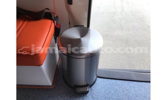 Buy Import Toyota Hiace White Car in Import - Dubai in Clarendon Buy Import Toyota Hiace White Car in Import - Dubai in Clarendon