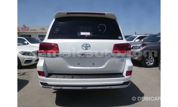 Buy Import Toyota Land Cruiser White Car in Import - Dubai in Clarendon Buy Import Toyota Land Cruiser White Car in Import - Dubai in Clarendon