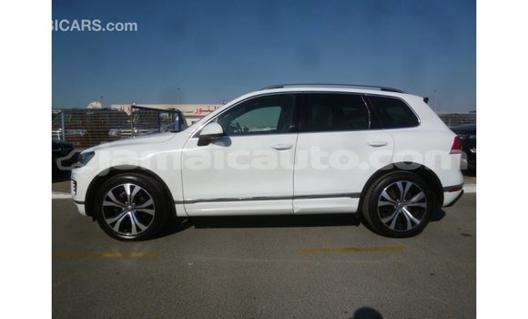Buy Import Volkswagen Touareg White Car in Import - Dubai in Clarendon Buy Import Volkswagen Touareg White Car in Import - Dubai in Clarendon