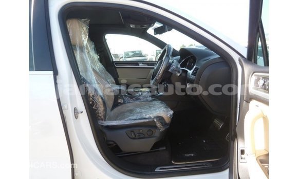 Buy Import Volkswagen Touareg White Car in Import - Dubai in Clarendon Buy Import Volkswagen Touareg White Car in Import - Dubai in Clarendon