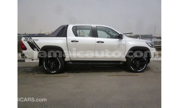 Buy Import Toyota Hilux White Car in Import - Dubai in Clarendon Buy Import Toyota Hilux White Car in Import - Dubai in Clarendon