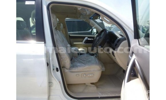Buy Import Toyota Land Cruiser White Car in Import - Dubai in Clarendon Buy Import Toyota Land Cruiser White Car in Import - Dubai in Clarendon