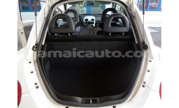 Buy Import Volkswagen Beetle White Car in Import - Dubai in Clarendon Buy Import Volkswagen Beetle White Car in Import - Dubai in Clarendon