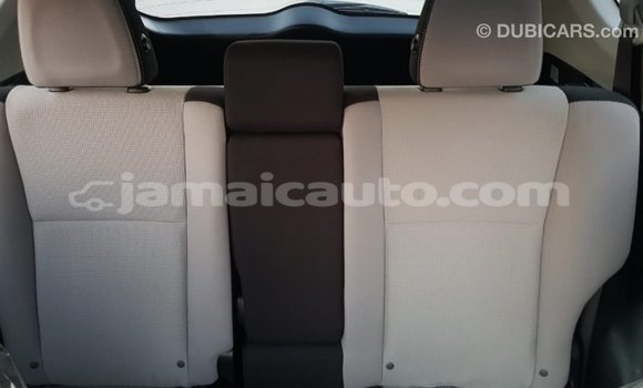 Acheter Import Utilitaire Toyota HiAce Rouge à Import - Dubai, Clarendon Acheter Import Utilitaire Toyota HiAce Rouge à Import - Dubai, Clarendon