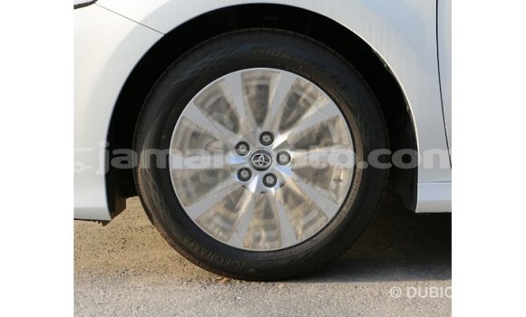Buy Import Toyota Camry White Car in Import - Dubai in Clarendon