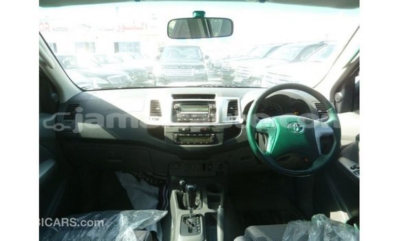 Buy Import Toyota Hilux White Car in Import - Dubai in Clarendon Buy Import Toyota Hilux White Car in Import - Dubai in Clarendon