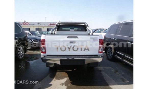 Buy Import Toyota Hilux White Car in Import - Dubai in Clarendon Buy Import Toyota Hilux White Car in Import - Dubai in Clarendon