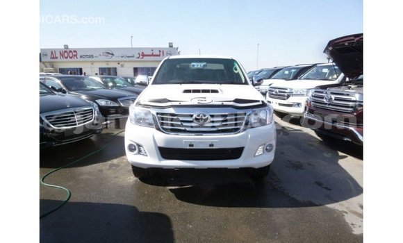 Buy Import Toyota Hilux White Car in Import - Dubai in Clarendon Buy Import Toyota Hilux White Car in Import - Dubai in Clarendon