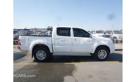 Buy Import Toyota Hilux White Car in Import - Dubai in Clarendon Buy Import Toyota Hilux White Car in Import - Dubai in Clarendon