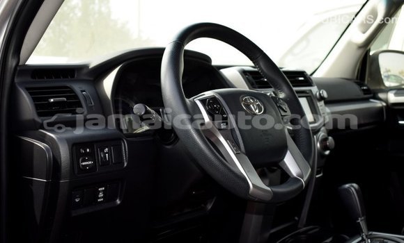 Acheter Import Utilitaire Toyota HiAce Autre à Import - Dubai, Clarendon Acheter Import Utilitaire Toyota HiAce Autre à Import - Dubai, Clarendon