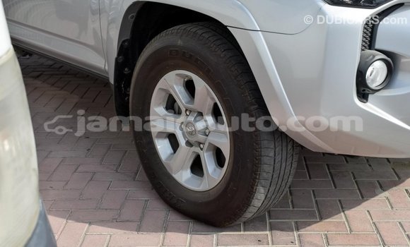 Acheter Import Utilitaire Toyota HiAce Autre à Import - Dubai, Clarendon Acheter Import Utilitaire Toyota HiAce Autre à Import - Dubai, Clarendon