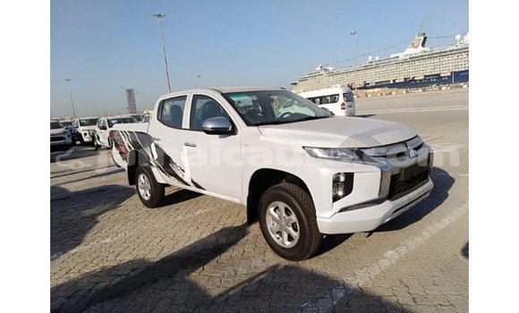 Buy Import Mitsubishi L200 White Car in Import - Dubai in Clarendon Buy Import Mitsubishi L200 White Car in Import - Dubai in Clarendon