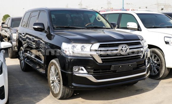 Acheter Import Voiture Toyota Land Cruiser Noir à Import - Dubai, Clarendon Acheter Import Voiture Toyota Land Cruiser Noir à Import - Dubai, Clarendon