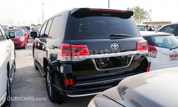 Acheter Import Voiture Toyota Land Cruiser Noir à Import - Dubai, Clarendon Acheter Import Voiture Toyota Land Cruiser Noir à Import - Dubai, Clarendon