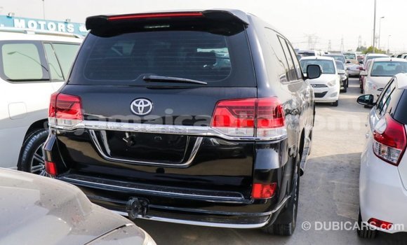 Acheter Import Voiture Toyota Land Cruiser Noir à Import - Dubai, Clarendon Acheter Import Voiture Toyota Land Cruiser Noir à Import - Dubai, Clarendon