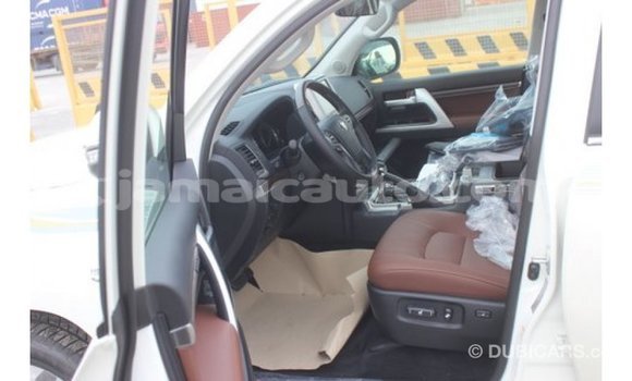 Buy Import Toyota Land Cruiser White Car in Import - Dubai in Clarendon Buy Import Toyota Land Cruiser White Car in Import - Dubai in Clarendon