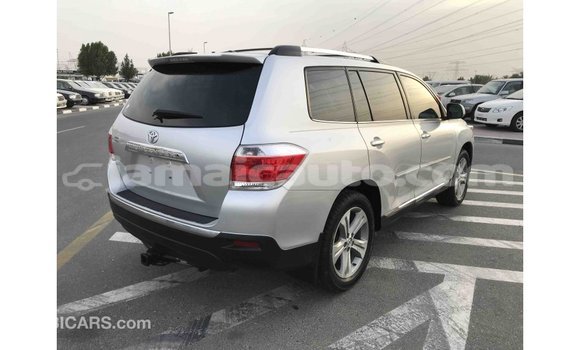 Acheter Import Voiture Toyota Highlander Autre à Import - Dubai, Clarendon Acheter Import Voiture Toyota Highlander Autre à Import - Dubai, Clarendon