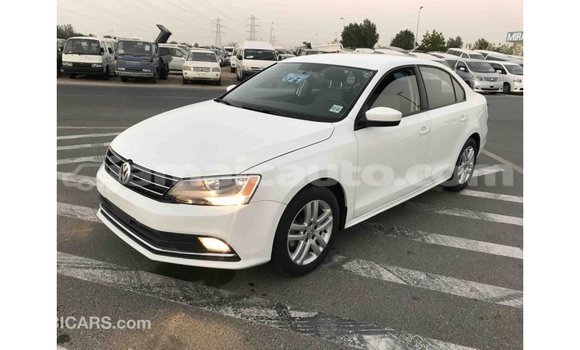 Acheter Import Voiture Volkswagen Jetta Blanc à Import - Dubai, Clarendon Acheter Import Voiture Volkswagen Jetta Blanc à Import - Dubai, Clarendon