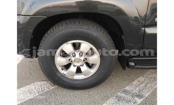 Acheter Import Utilitaire Toyota HiAce Noir à Import - Dubai, Clarendon Acheter Import Utilitaire Toyota HiAce Noir à Import - Dubai, Clarendon