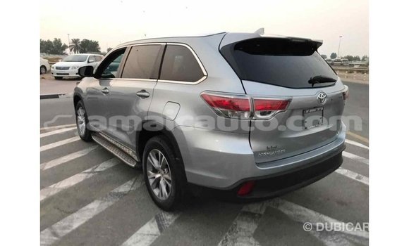 Acheter Import Voiture Toyota Highlander Autre à Import - Dubai, Clarendon Acheter Import Voiture Toyota Highlander Autre à Import - Dubai, Clarendon