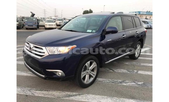 Acheter Import Voiture Toyota Highlander Bleu à Import - Dubai, Clarendon Acheter Import Voiture Toyota Highlander Bleu à Import - Dubai, Clarendon