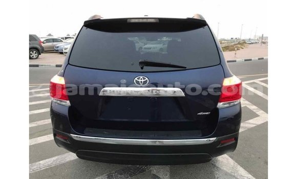 Acheter Import Voiture Toyota Highlander Bleu à Import - Dubai, Clarendon Acheter Import Voiture Toyota Highlander Bleu à Import - Dubai, Clarendon