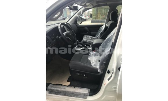 Buy Import Toyota Land Cruiser White Car in Import - Dubai in Clarendon Buy Import Toyota Land Cruiser White Car in Import - Dubai in Clarendon