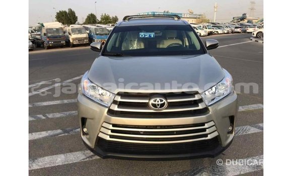 Acheter Import Voiture Toyota Highlander Beige à Import - Dubai, Clarendon Acheter Import Voiture Toyota Highlander Beige à Import - Dubai, Clarendon