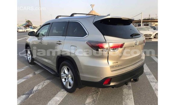 Acheter Import Voiture Toyota Highlander Beige à Import - Dubai, Clarendon Acheter Import Voiture Toyota Highlander Beige à Import - Dubai, Clarendon