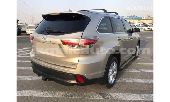 Acheter Import Voiture Toyota Highlander Beige à Import - Dubai, Clarendon Acheter Import Voiture Toyota Highlander Beige à Import - Dubai, Clarendon