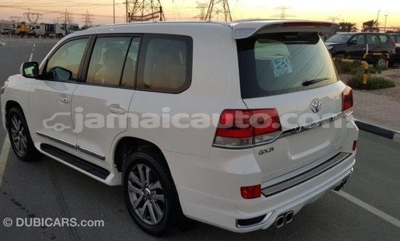 Acheter Import Voiture Toyota Land Cruiser Blanc à Import - Dubai, Clarendon Acheter Import Voiture Toyota Land Cruiser Blanc à Import - Dubai, Clarendon