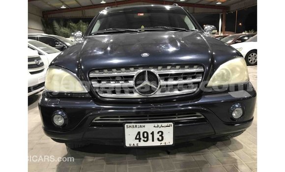 Buy Import Mercedes-Benz 190 (W201) Blue Car in Import - Dubai in Clarendon Buy Import Mercedes-Benz 190 (W201) Blue Car in Import - Dubai in Clarendon