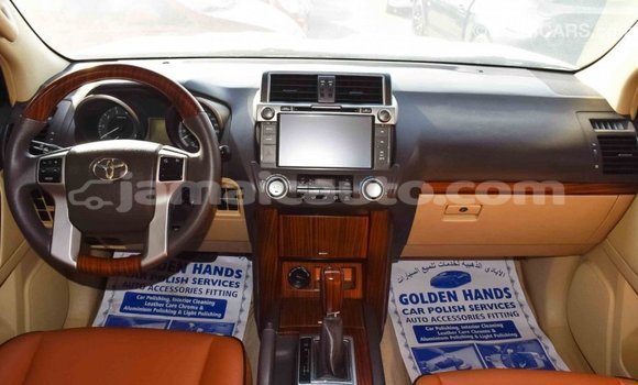 Acheter Import Voiture Toyota Prado Blanc à Import - Dubai, Clarendon Acheter Import Voiture Toyota Prado Blanc à Import - Dubai, Clarendon