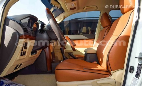 Acheter Import Voiture Toyota Prado Blanc à Import - Dubai, Clarendon Acheter Import Voiture Toyota Prado Blanc à Import - Dubai, Clarendon