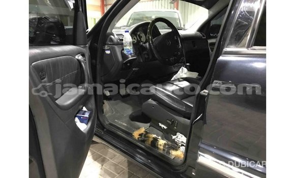 Buy Import Mercedes-Benz 190 (W201) Blue Car in Import - Dubai in Clarendon Buy Import Mercedes-Benz 190 (W201) Blue Car in Import - Dubai in Clarendon
