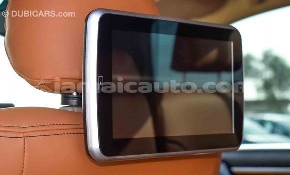 Acheter Import Voiture Toyota Land Cruiser Blanc à Import - Dubai, Clarendon Acheter Import Voiture Toyota Land Cruiser Blanc à Import - Dubai, Clarendon