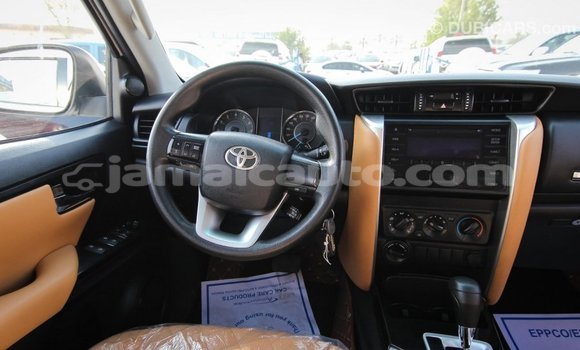 Acheter Import Voiture Toyota Fortuner Blanc à Import - Dubai, Clarendon Acheter Import Voiture Toyota Fortuner Blanc à Import - Dubai, Clarendon