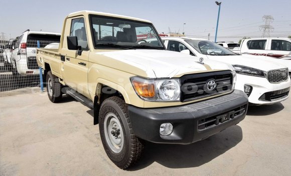 Acheter Import Voiture Toyota Land Cruiser Beige à Import - Dubai, Clarendon Acheter Import Voiture Toyota Land Cruiser Beige à Import - Dubai, Clarendon