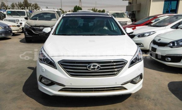 Acheter Import Voiture Hyundai Sonata Blanc à Import - Dubai, Clarendon Acheter Import Voiture Hyundai Sonata Blanc à Import - Dubai, Clarendon