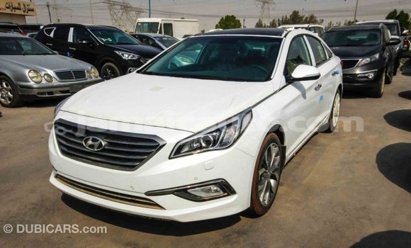 Acheter Import Voiture Hyundai Sonata Blanc à Import - Dubai, Clarendon Acheter Import Voiture Hyundai Sonata Blanc à Import - Dubai, Clarendon