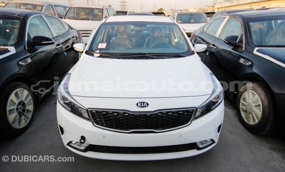 Acheter Import Voiture Kia Cerato Blanc à Import - Dubai, Clarendon Acheter Import Voiture Kia Cerato Blanc à Import - Dubai, Clarendon