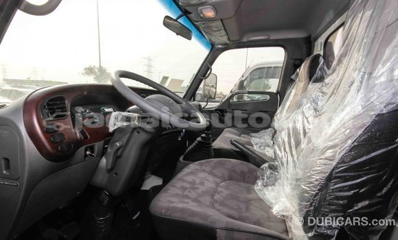 Acheter Import Voiture Hyundai Accent Blanc à Import - Dubai, Clarendon Acheter Import Voiture Hyundai Accent Blanc à Import - Dubai, Clarendon