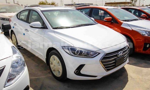 Acheter Import Voiture Hyundai Elantra Blanc à Import - Dubai, Clarendon Acheter Import Voiture Hyundai Elantra Blanc à Import - Dubai, Clarendon
