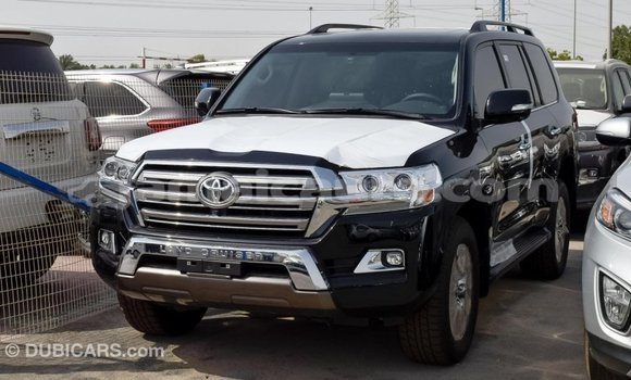 Acheter Import Voiture Toyota Land Cruiser Noir à Import - Dubai, Clarendon Acheter Import Voiture Toyota Land Cruiser Noir à Import - Dubai, Clarendon