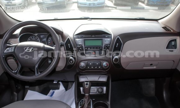 Acheter Import Voiture Hyundai Tucson Beige à Import - Dubai, Clarendon Acheter Import Voiture Hyundai Tucson Beige à Import - Dubai, Clarendon