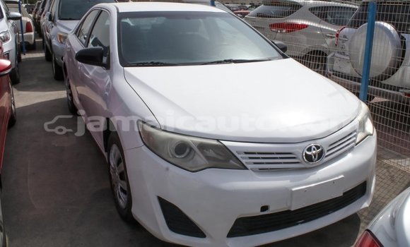 Acheter Import Voiture Toyota Camry Blanc à Import - Dubai, Clarendon Acheter Import Voiture Toyota Camry Blanc à Import - Dubai, Clarendon