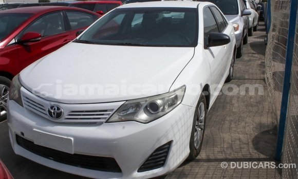 Acheter Import Voiture Toyota Camry Blanc à Import - Dubai, Clarendon Acheter Import Voiture Toyota Camry Blanc à Import - Dubai, Clarendon