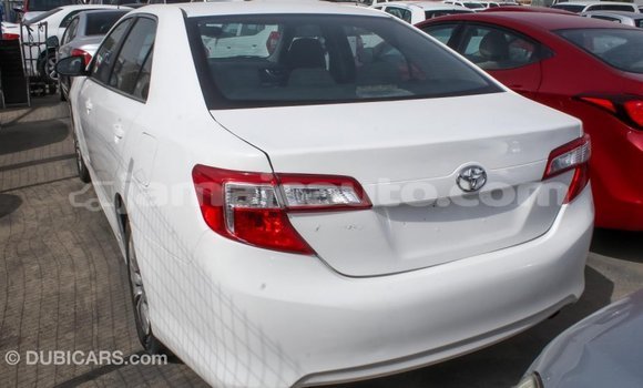 Acheter Import Voiture Toyota Camry Blanc à Import - Dubai, Clarendon Acheter Import Voiture Toyota Camry Blanc à Import - Dubai, Clarendon